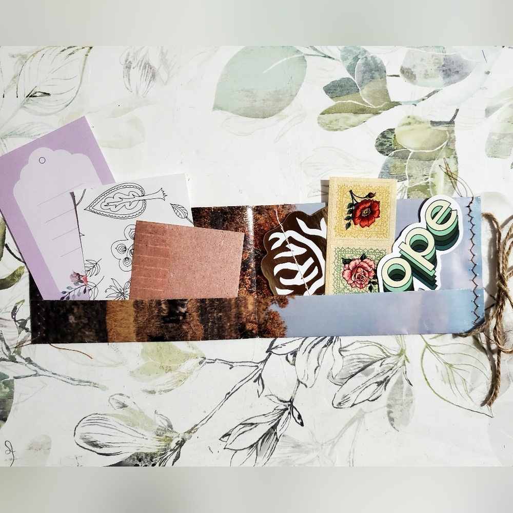 😀 HAND CRAFTED Set of 3 paper wallets with ephemera and twine closure - Picture 10 of 11